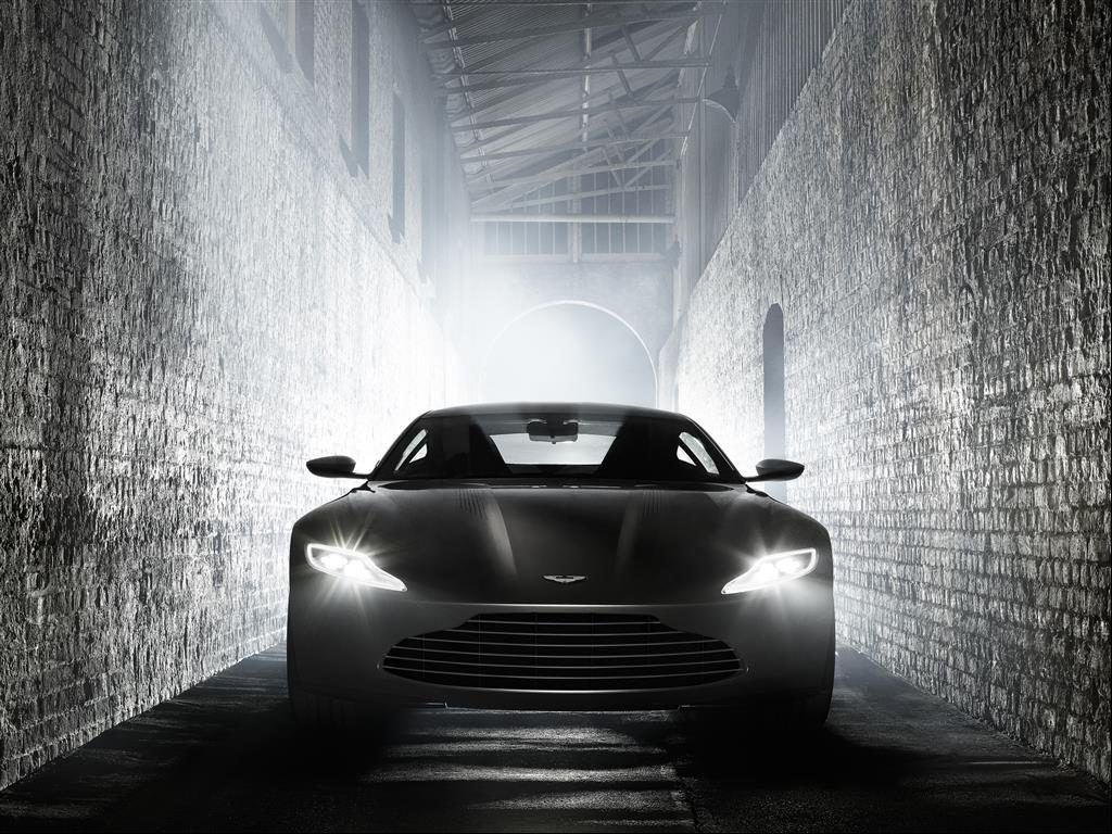 daniel craig james bond cars Aston DB10