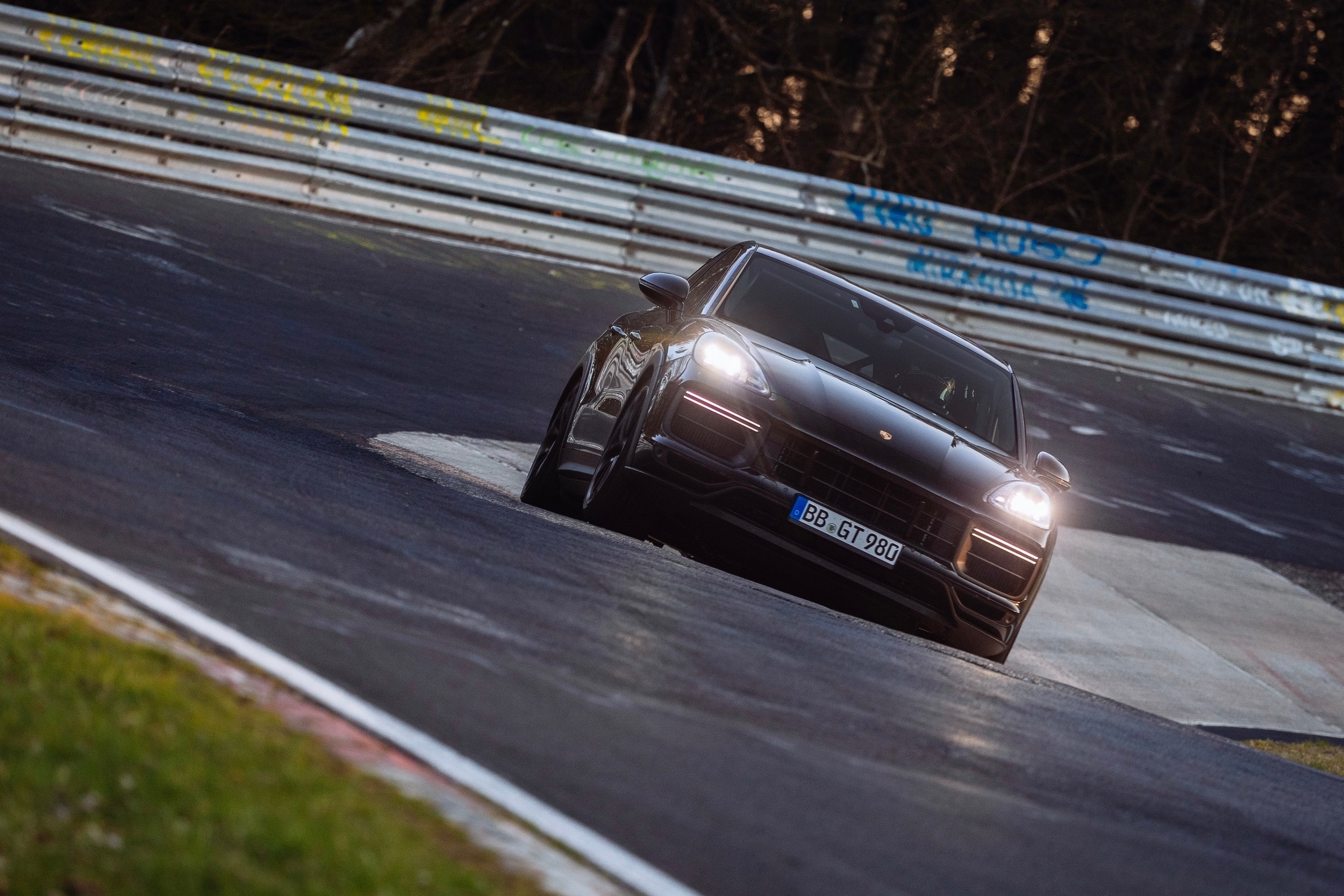 New Porsche Cayenne Nurburgring Lap Record