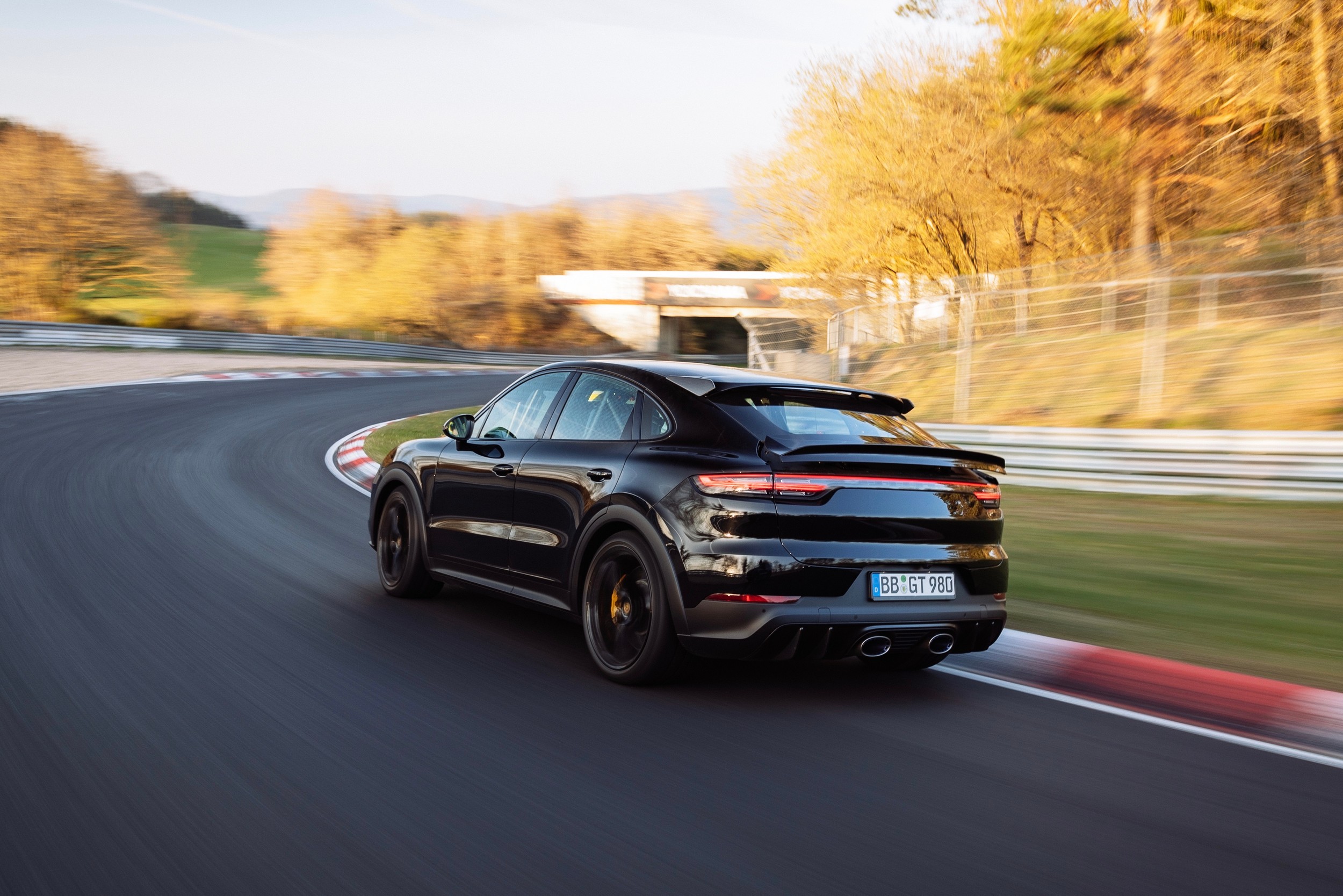 New Porsche Cayenne Nurburgring Lap Record